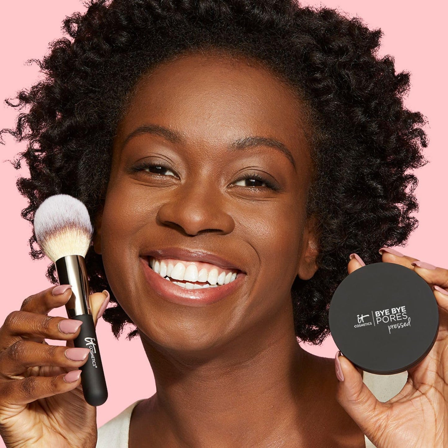 IT Cosmetics Bye Bye Pores Pressed Finishing Powder - Universal Translucent Shade - Contains Anti-Aging Peptides, Hydrolyzed Collagen & Antioxidants - 0.31 oz